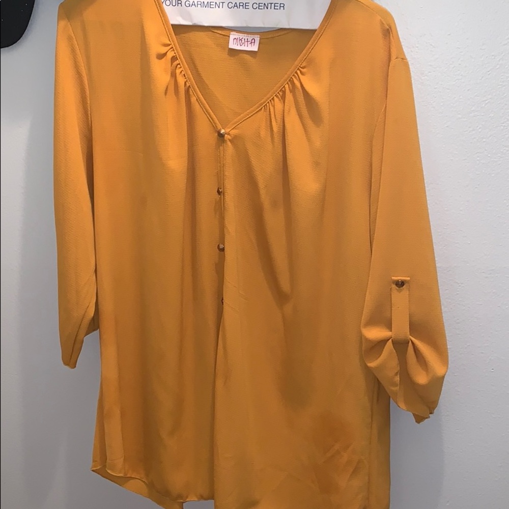 Women plus size yellow shirt